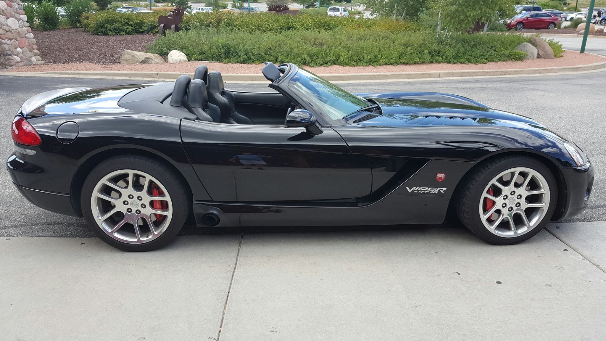 Mirror-gloss paint finish — Exterior Porter detail service